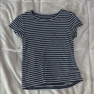 American Eagle short sleeve shirt